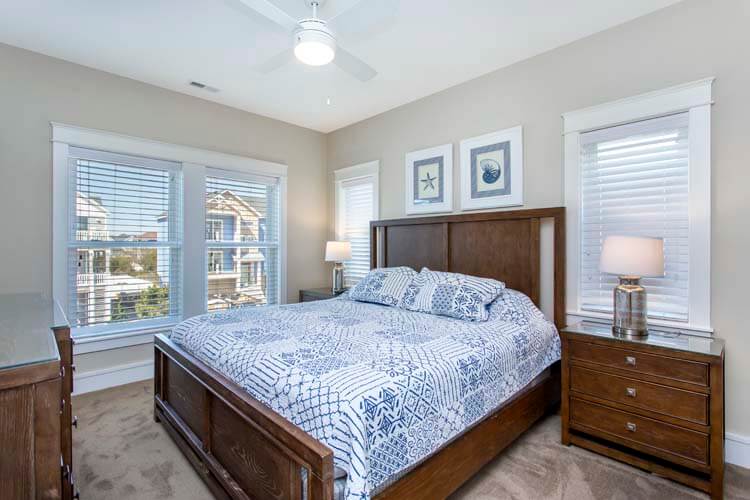 1st Floor King with Private Bath