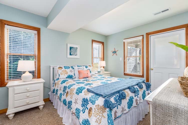 Ground Floor Queen with Private Bath