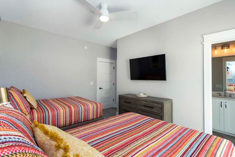 Ground Floor Two Doubles with Private Bath