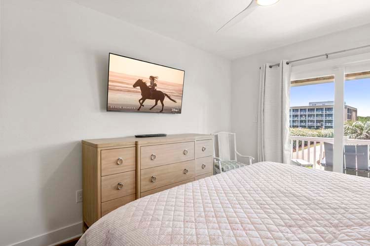 1st Floor King with Private Bath