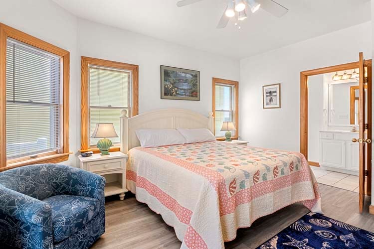 1st Floor Oceanside King with Private Bath
