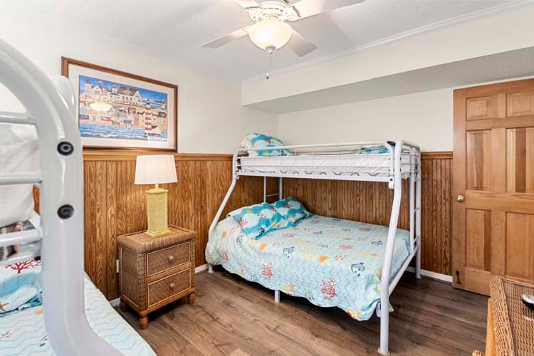 Ground Floor Pyramid Bunks with Shared Bath