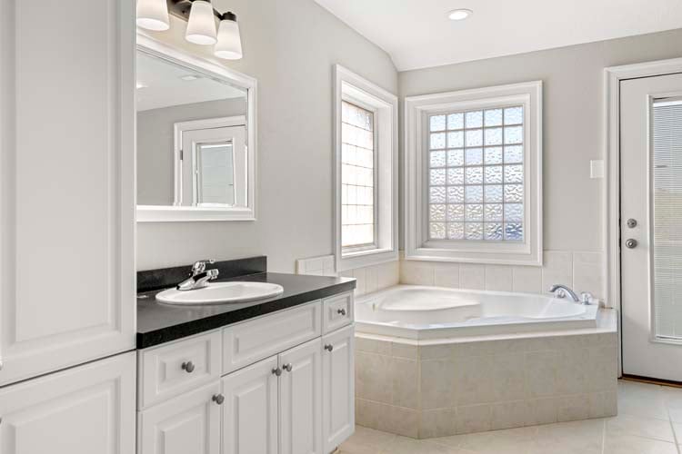 2nd Floor King with Private Bath