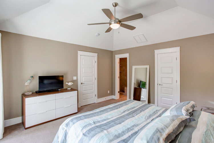 2nd Floor King with Private Bath