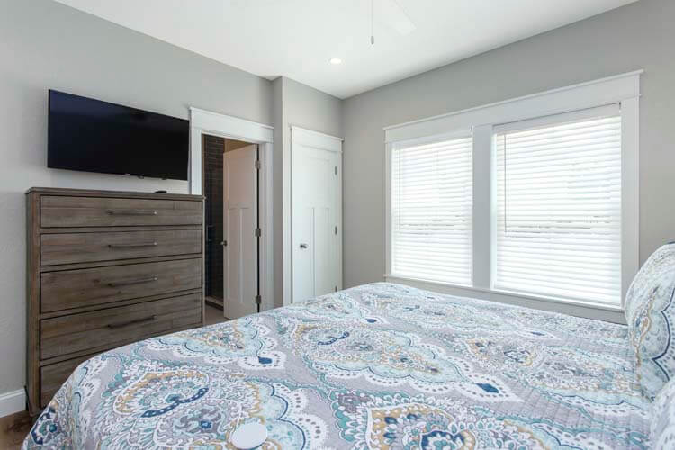 Ground Floor King with Private Bath