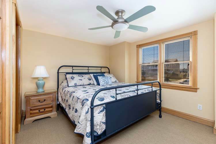 1st Floor SW King with Private Bath