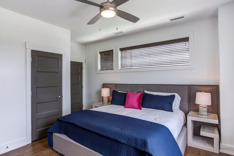 2nd Floor King with Private Bath