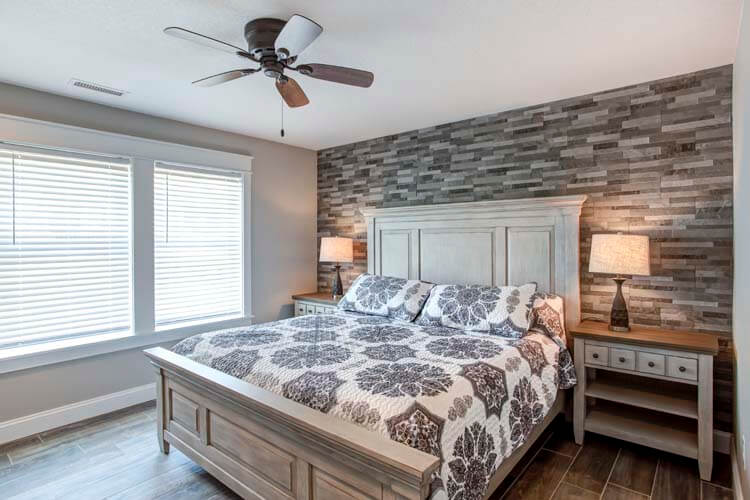 Ground Floor King with Shared Bath (16)