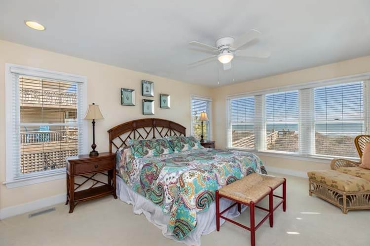 1st Floor King with Private Bath