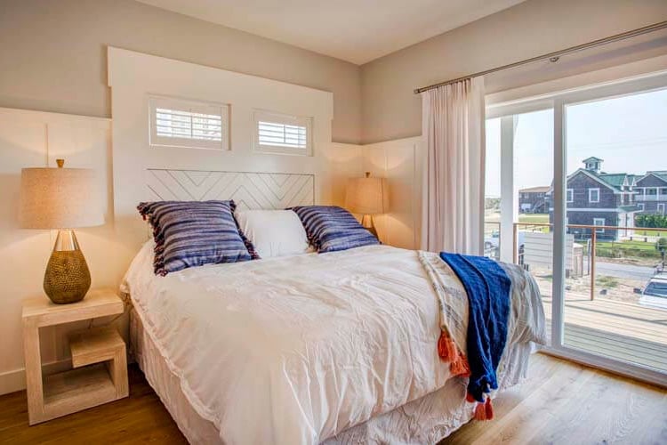 1st Floor King with Private Bath