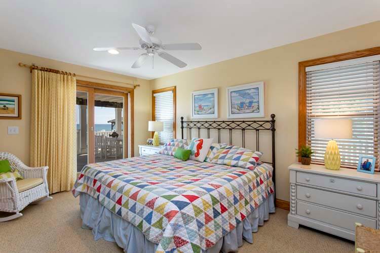 1st Floor King with Private Bath