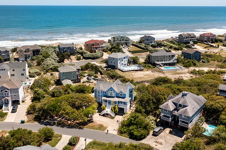 Short Walk to the Beach! 