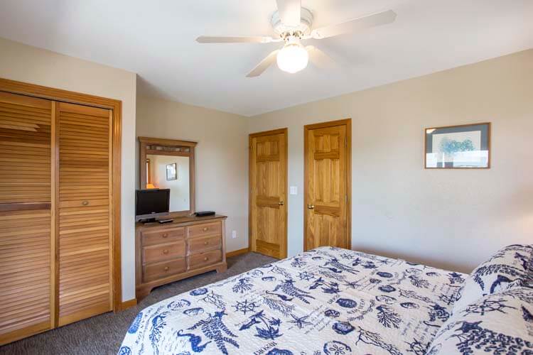 1st Floor King with Private Bath