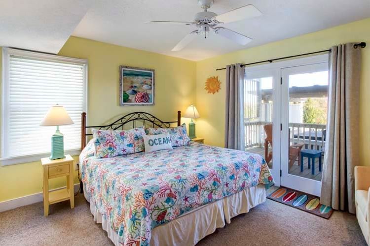 1st Floor King with Private Bath