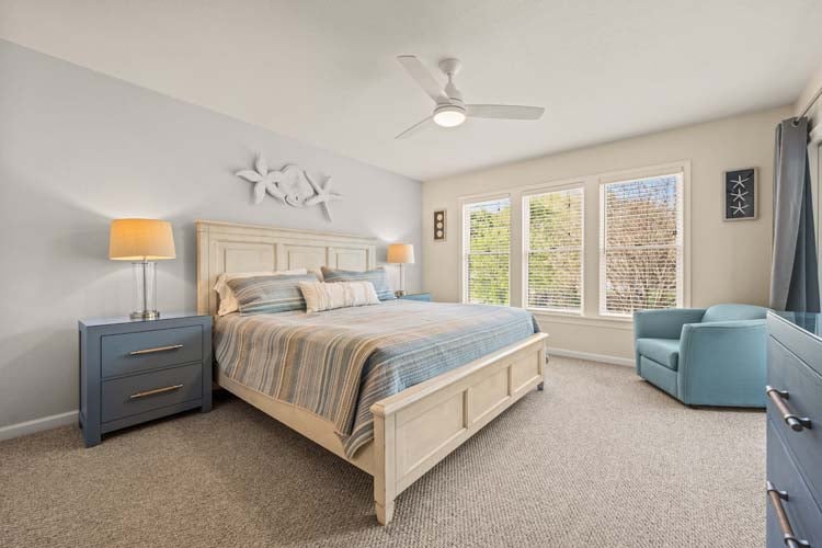 1st Floor King with Private Bath