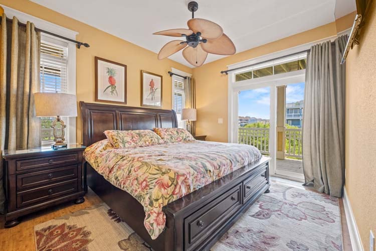 1st Floor King with Private Bath