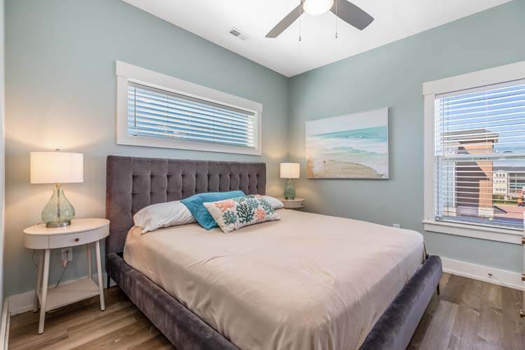 3rd Floor King with Private Bath