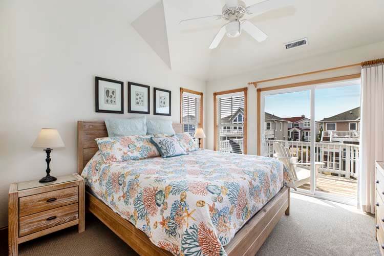 2nd Floor King with Private Bath