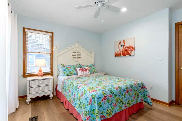 1st Floor Queen with Private Bath