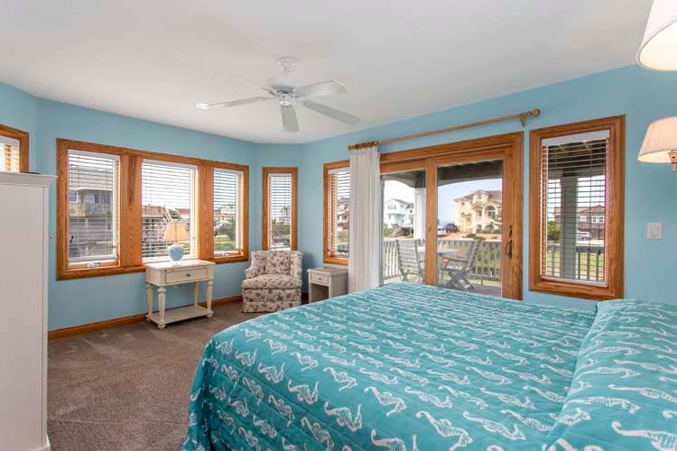 1st Floor King with Private Bath