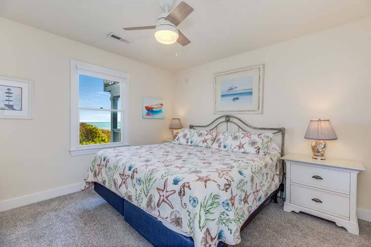 1st Floor King Bedroom