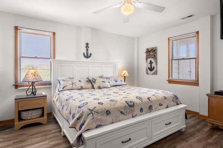 Ground Floor King with Private Bath