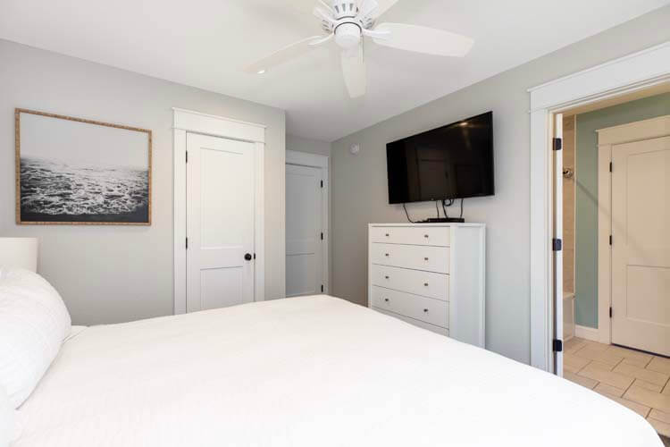 2nd Floor King with Shared Bath