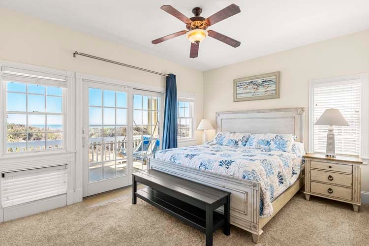 1st Floor King with Private Bath