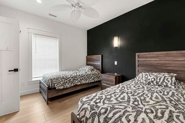 Ground Floor Twins with Shared Bath (22)