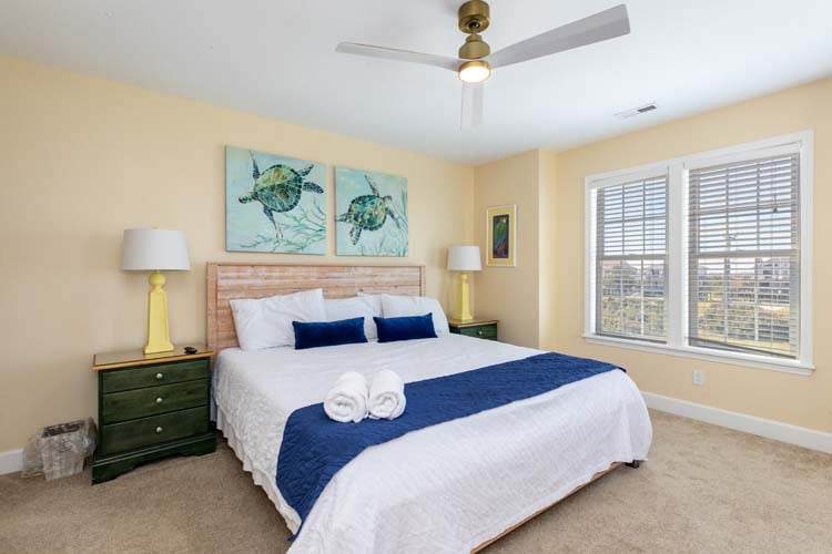 1st Floor King with Private Bath