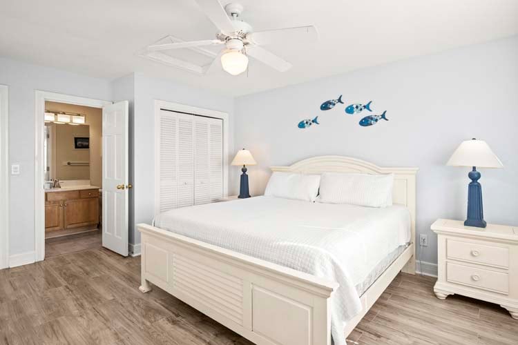 2nd Floor King with Shared Bath