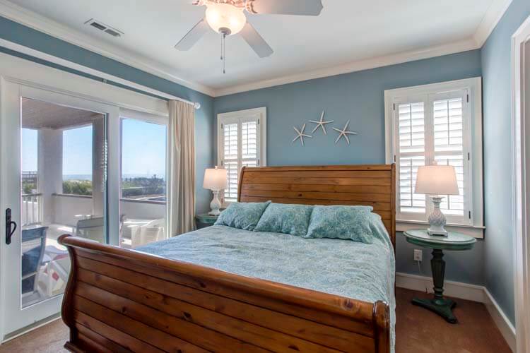 1st Floor Oceanside King with Private Bath