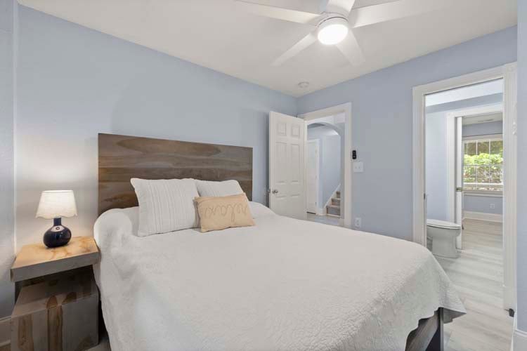 Ground Floor Queen with Shared Bath