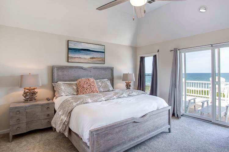 2nd Floor King with Private Bath