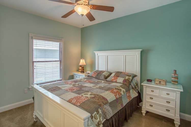 1st Floor Queen with Private Bath