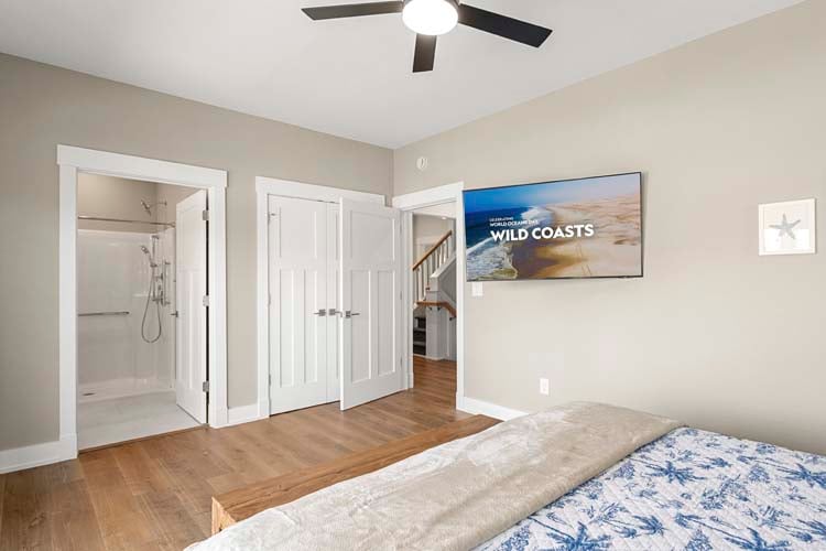 1st Floor King with Private Bath