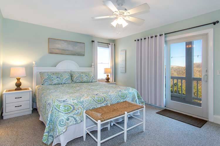 1st Floor King with Shared Bath