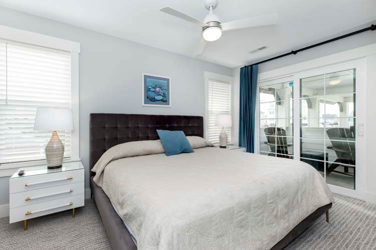 Ground Floor King with Private Bath (17)