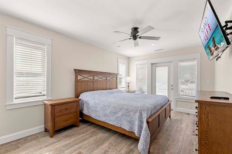 Ground Floor King with Private Bath (10)