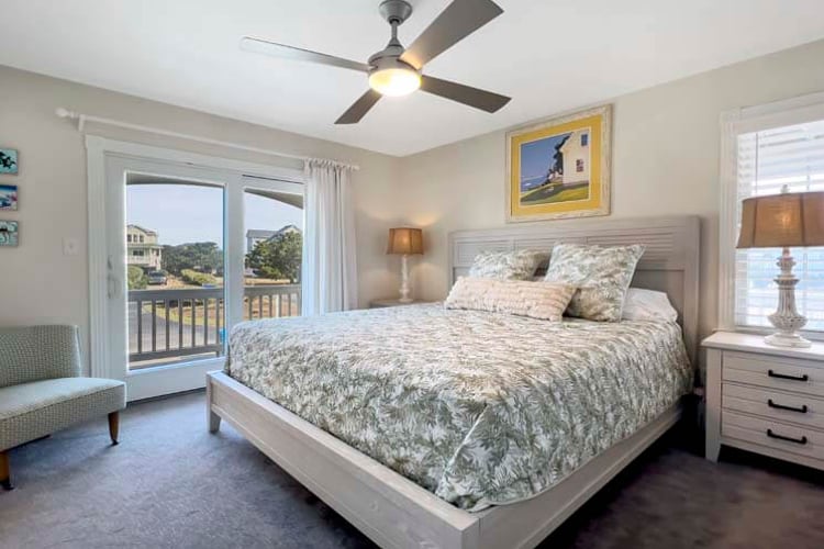 1st Floor King with Private Bath