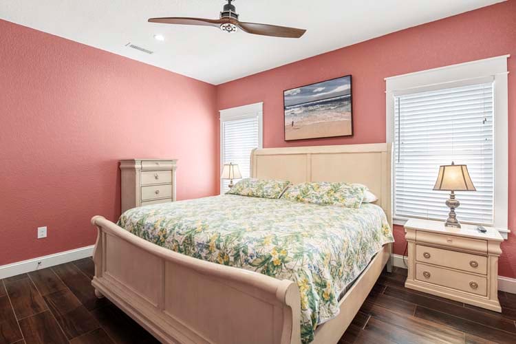 1st Floor King with Private Bath (7)