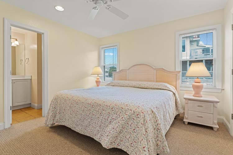 1st Floor King with Private Bath