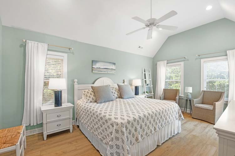 2nd Floor King with Private Bath