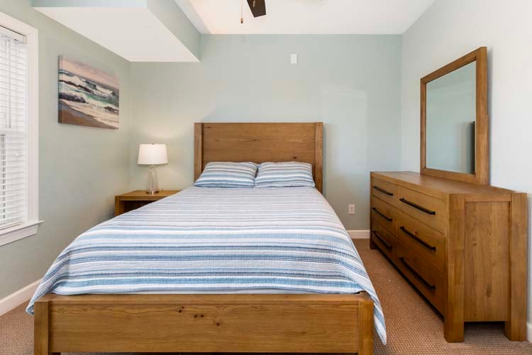 Ground Floor Queen with Private Bath