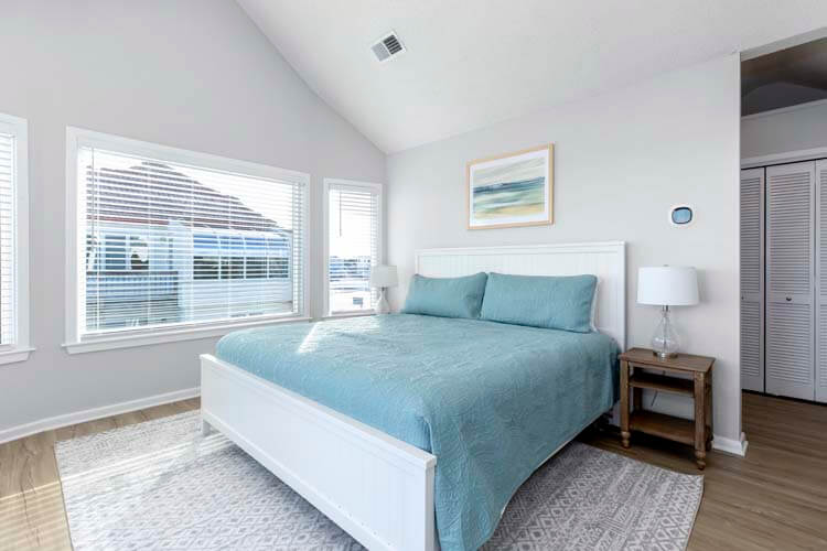 2nd Floor King with Private Bath