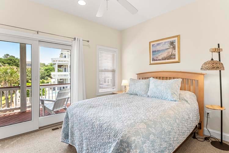 1st Floor Queen with Private Bath and Deck