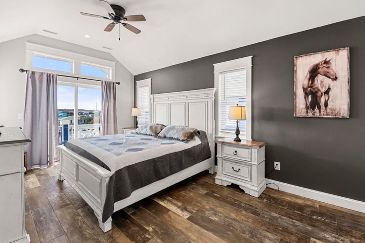 2nd Floor King with Private Bath (1)