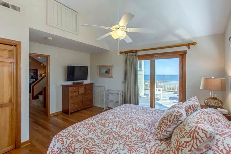 2nd Floor King with Private Bath