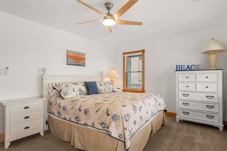 1st Floor King with Private Bath