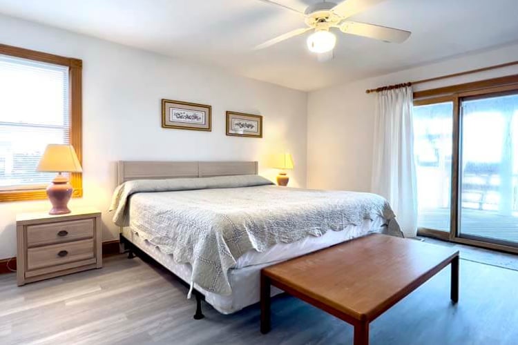 1st Floor King with Shared Bath